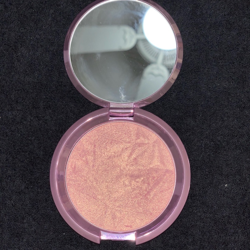 Becca Shimmering Skin Perfector Pressed  🌸 - Picture 4 of 4
